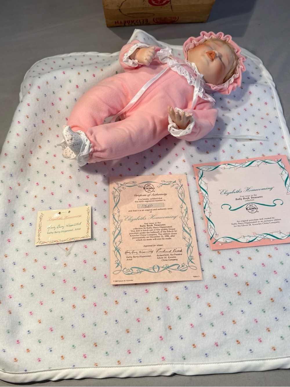 The Knowles First Issue ‘Elizabeth Homecoming doll